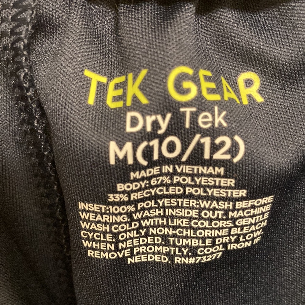 2 pair of Boys Tek Gear shorts - Picture 5 of 8